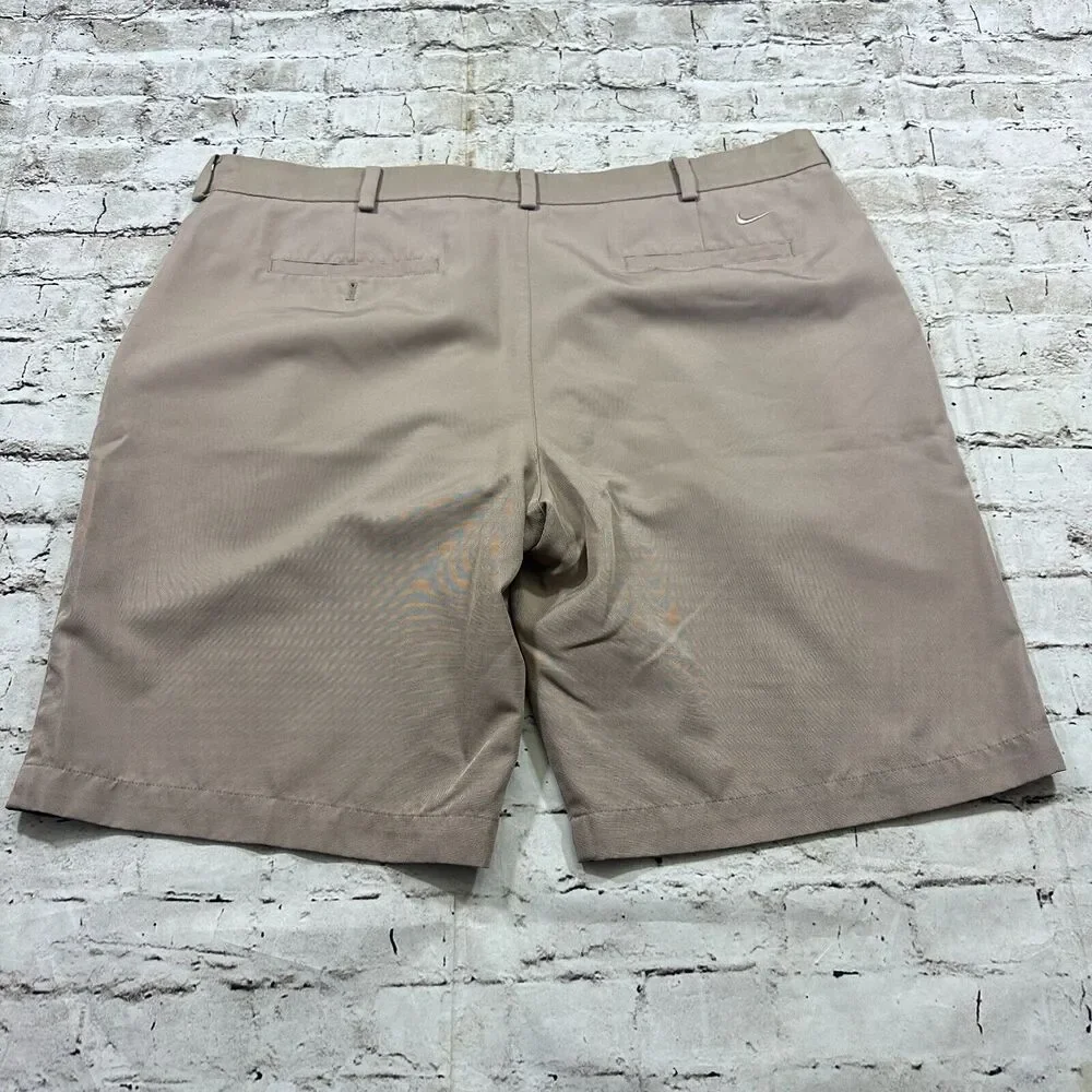 Nike Golf Shorts‎ Men's Sz.40 Beige Pleated Chino 5-pocket Active